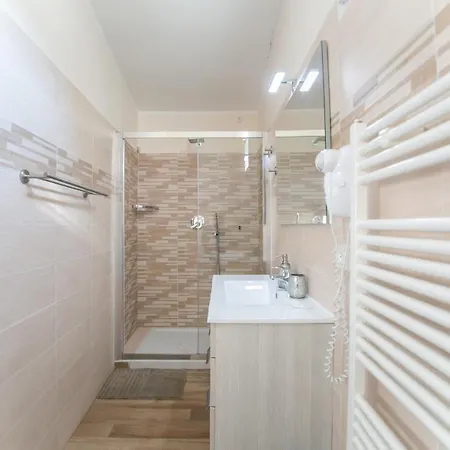 Bed & Breakfast Atena Platino